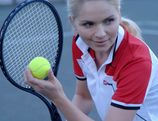 Das ist eine ideale Kombination von Tennis und Wellness - in der herrlichen Natur Tennis spielen und anschlie&szlig;end bei einem Wellnessbad entspannen und sich verw&ouml;hnen lassen. TENNIS & SPA ist jederzeit von M&auml;rz bis November buchbar, mit Anreise am Sonntag.