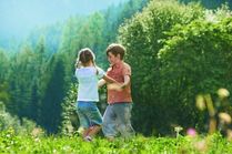&Ouml;tzi Kids aufgepasst, &nbsp; von Montag bis Freitag haben wir ein &auml;u&szlig;erst spannendes und attraktives Kinderprogramm mit klettern, abseilen, auf den Spuren von &Ouml;tzi im &Ouml;tzidorf, Almwanderungen, Piratentour mit dem Raftingboot u.vm.&nbsp; &nbsp; buchbar vom 21.08. bis 11. 09. 2010