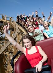 Découvrez en famille la beauté naturelle de la Forêt Noire.Passez une journée au sein du Europa Park, le plus grand parc d'attractions allemand: 11 grands huit, divertissements aquatiques, spectacles, univers des enfants . . .