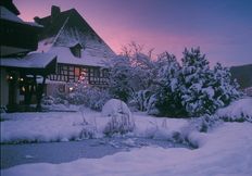 Feiern Sie Weihnachten im Glottertal!   Weihnachtliches Flair, Tannenduft, Kerzenschein ... Zeit zum Verwöhnen!   Am Heiligabend gemeinsame familiäre Weihnachtsfeier mit besinnlichen Texten und einem Weihnachtsmenü bei Kerzenschein.