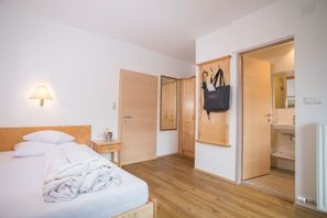 Verwöhnhotel KRISTALL****S - Einbettzimmer mit Balkon (im Nebenhaus)