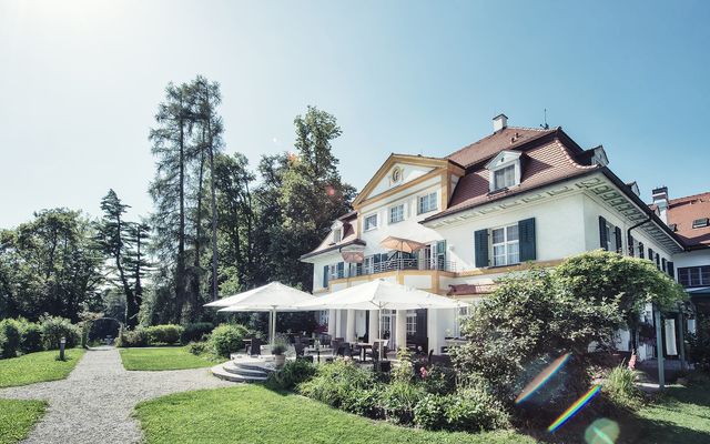 Schlossgut Oberambach: Biohotel am Starnberger See