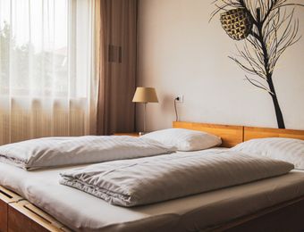  Mehrbettzimmer mit Balkon - Landhotel Anna & Reiterhof Vill