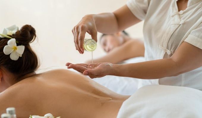 AYURVEDA ABHYANGA, SHIRODHARA & DAMPFBAD