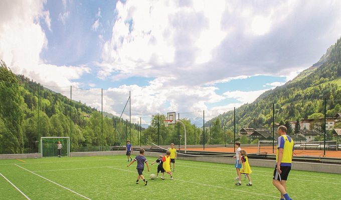 FUSSBALLCAMP-PAKET - FAMILIENURLAUB TRIFFT FUSSBALLFIEBER