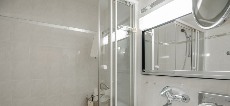 Schüle's Gesundheitsresort & Spa: Lavendel mit Balkon (33 m²) image #5