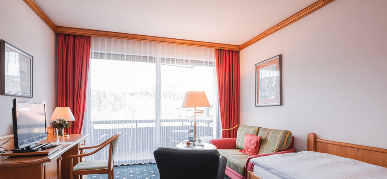 Schüle's Gesundheitsresort & Spa: Lavendel mit Balkon seitlichem Bergblick (33 m²) image #2