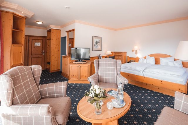 Schlehe mit Südbalkon und Panoramablick (52 m²)