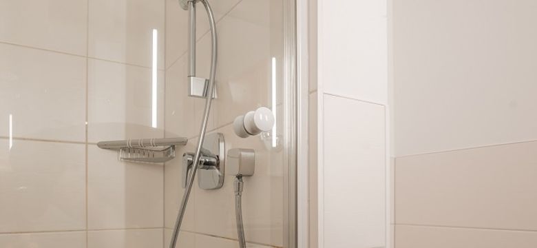 Schüle's Gesundheitsresort & Spa: Brombeere mit Südbalkon oder Südterrasse mit Panoramablick (48 m²) image #7