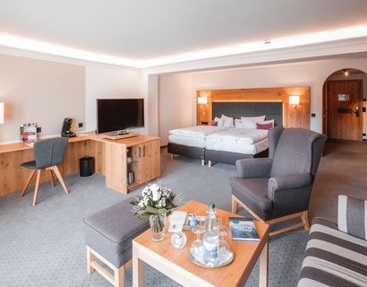 Schüle's Gesundheitsresort & Spa: Holunder mit großem Südbalkon oder Südterrasse und Panoramablick (58 m²)