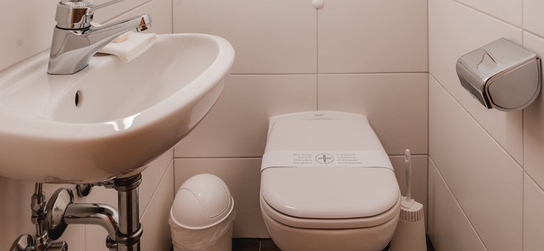 Schüle's Gesundheitsresort & Spa: Holunder mit großem Südbalkon oder Südterrasse und Panoramablick (58 m²) image #8