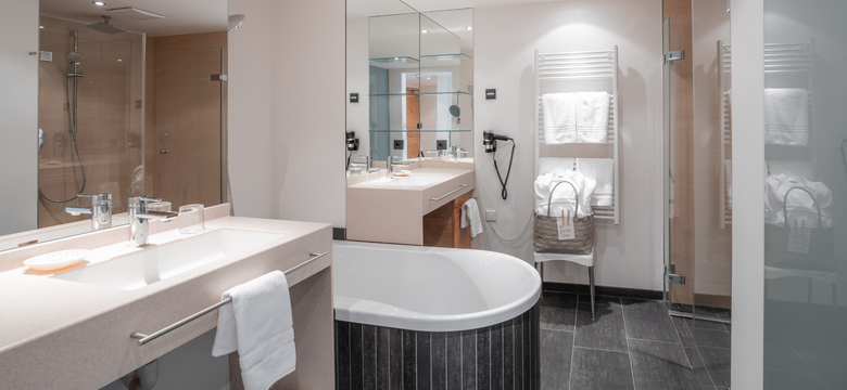 Schüle's Gesundheitsresort & Spa: Edelweiß mit großem Südbalkon und Panoramablick (70 m²) image #6