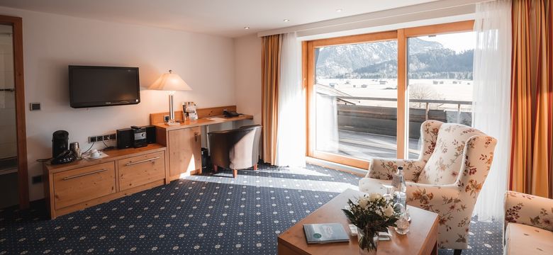 Schüle's Gesundheitsresort & Spa: Enzian mit großem Südbalkon und Panoramablick (70 m²) image #3