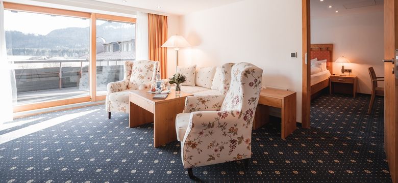 Schüle's Gesundheitsresort & Spa: Enzian mit großem Südbalkon und Panoramablick (70 m²) image #2