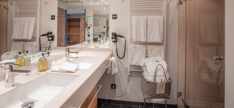 Schüle's Gesundheitsresort & Spa: Erdbeere mit Südbalkon und Panoramablick (43 m) image #3