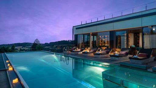 Sky-Infinitypool in Abendstimmung