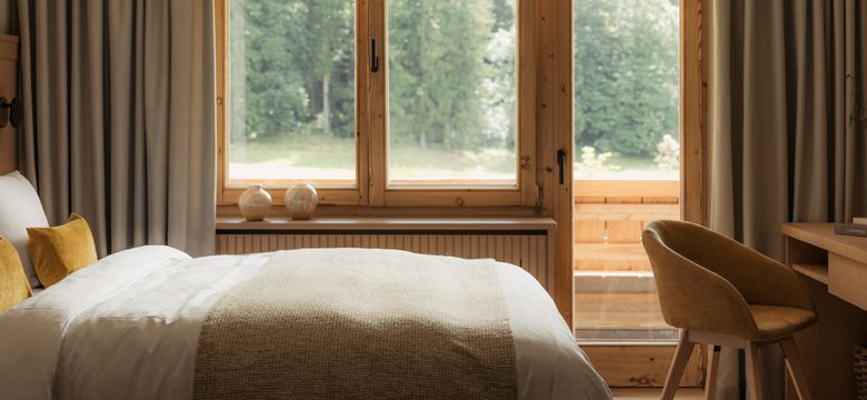 Berghotel Schlossanger Alp: LANDHAUSzimmer image #8