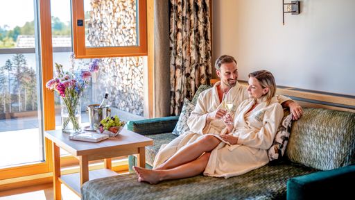 Wellnesshotel Brunner Hof im Bayerischen Wald naturSPA-Suite Deluxe mit eigener Sauna, Whirlwanne und Dachterrasse