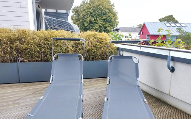 Sonnenliegen auf der Terrasse