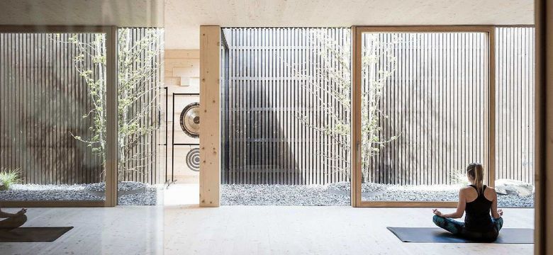 ADLER Spa Resort DOLOMITI: Ashtanga Yoga in den Dolomiten