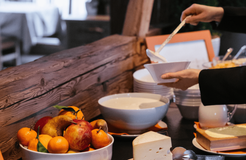 BIO HOTEL Gran Fodà: Große Auswahl am Frühstücksbuffet. - Alpine Hotel Gran Fodà, St. Vigil in Enneberg, Dolomiten, Trentino-Südtirol, Italien