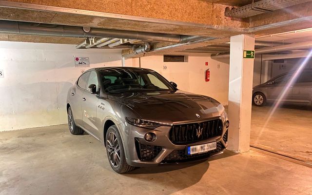 Tiefgarage (1,90 m Höhe)